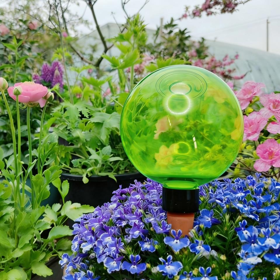 Self-Watering Planter - ลูกบอลรดน้ำต้นไม้ขนาดใหญ่ 3 ชิ้น ทำจากพลาสติก ระบบรดน้ำต้นไม้แบบอัตโนมัติ