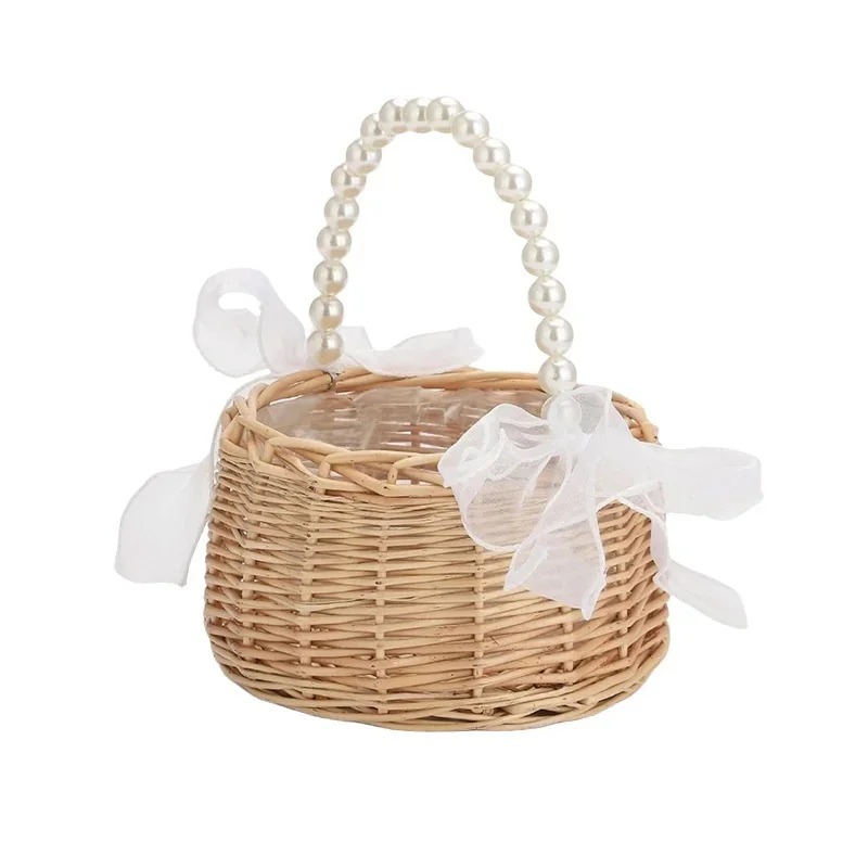 Gardening Tools Girls - ตะกร้าหวายสำหรับเด็กถือดอกไม้ในงานแต่งงาน พร้อมหูจับมุก โบว์ผ้าออร์แกนซ่าสีขาว และช่องเก็บกลีบดอกไม้